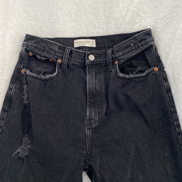 Abercrombie 90’s Ultra High Rise Straight Jeans - Picture 3 of 7